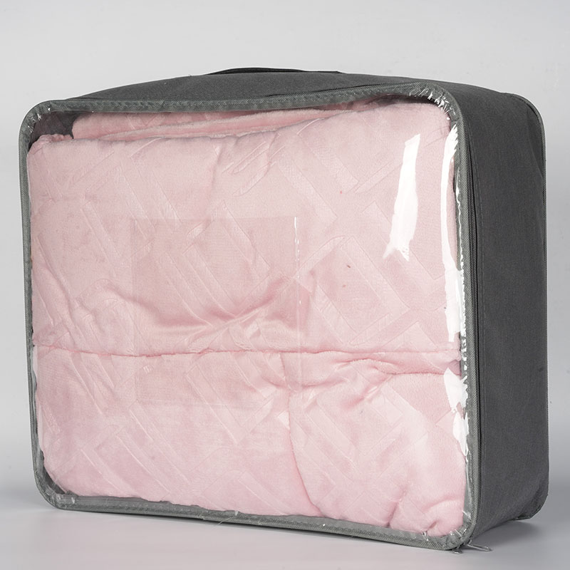 لحاف مبطن من الفلانيل والجاكار