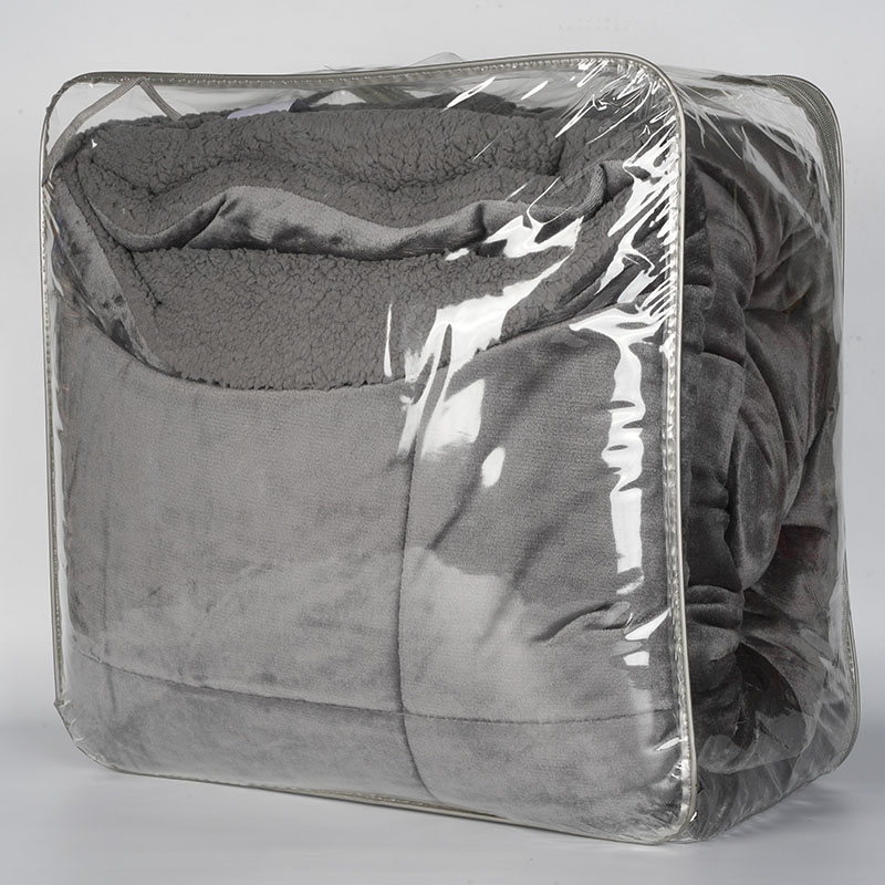 لحاف مبطن من الفلانيل